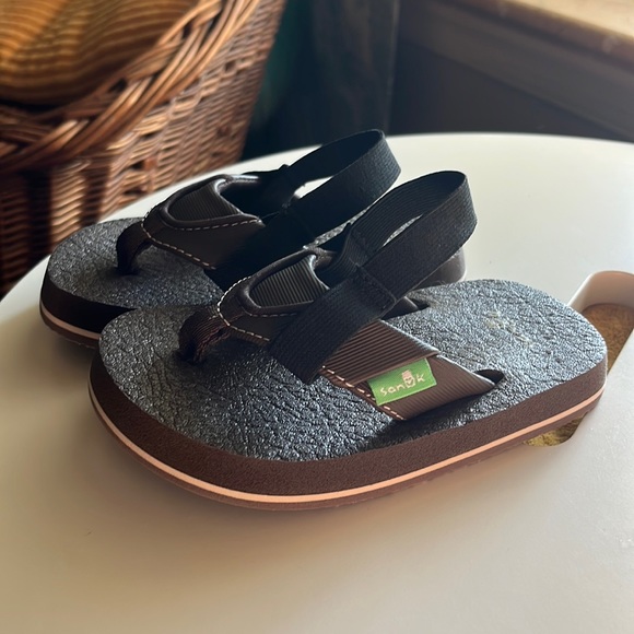 Toddler Sanuk Flip Flops - Picture 1 of 6